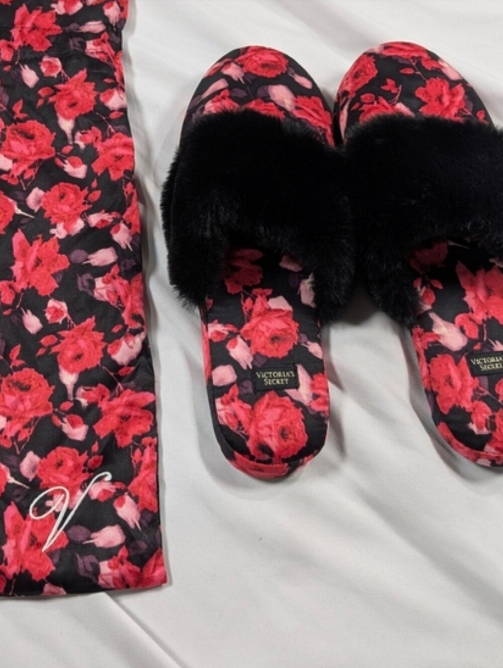 Victoria's Secret Black Slides with Red Floral Faux-Fur Strap Size Large